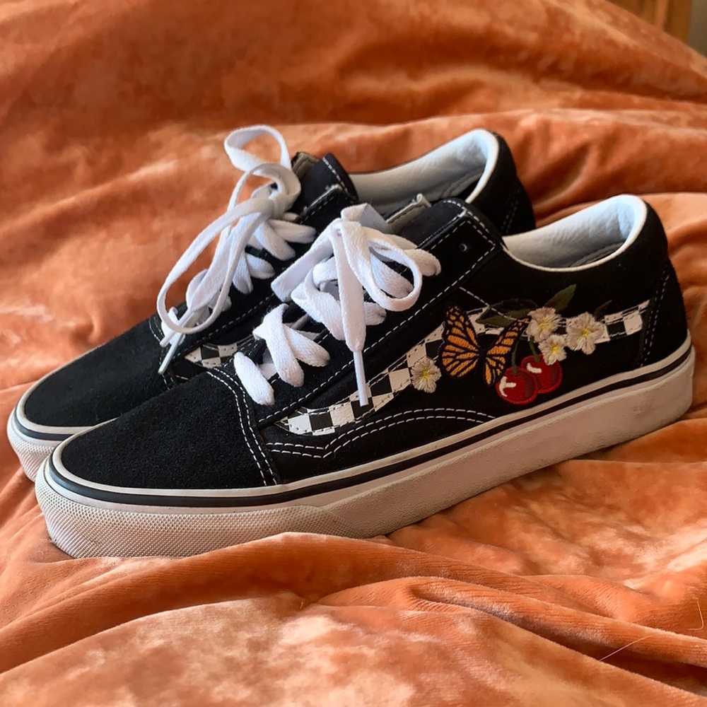 Old Skool Black Vans with Checkered stripe